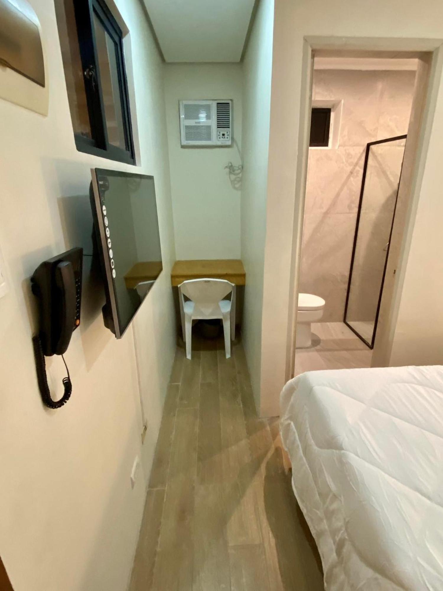Aurora Suites Pasay Exterior foto